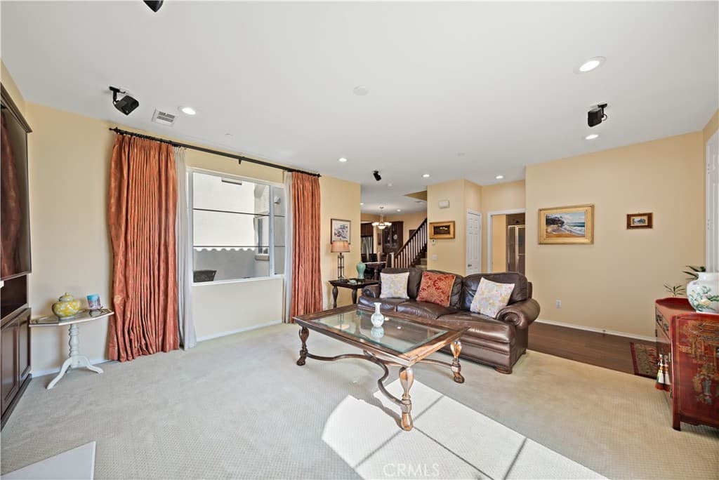 Townhouse at 729 Park View Terrace, Glendora — photo 3 of 12