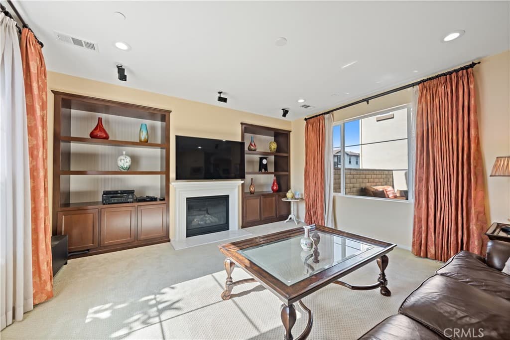 Townhouse at 729 Park View Terrace, Glendora — photo 4 of 12