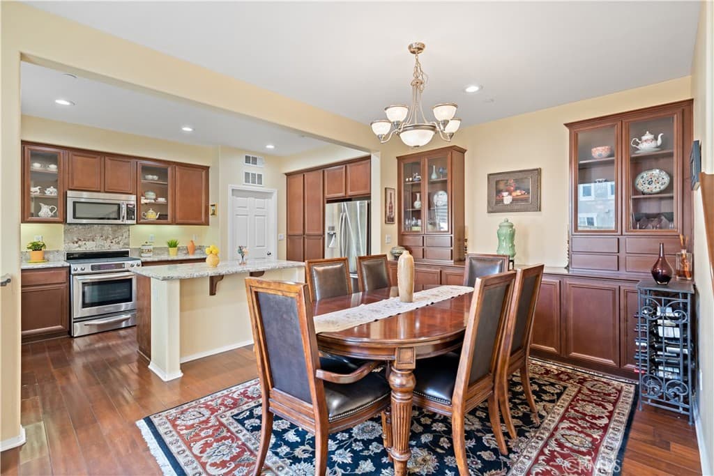 Townhouse at 729 Park View Terrace, Glendora — photo 8 of 12