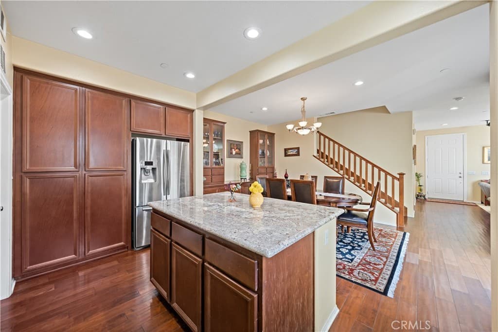Townhouse at 729 Park View Terrace, Glendora — photo 9 of 12