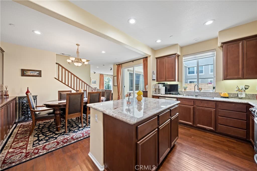 Townhouse at 729 Park View Terrace, Glendora — photo 10 of 12