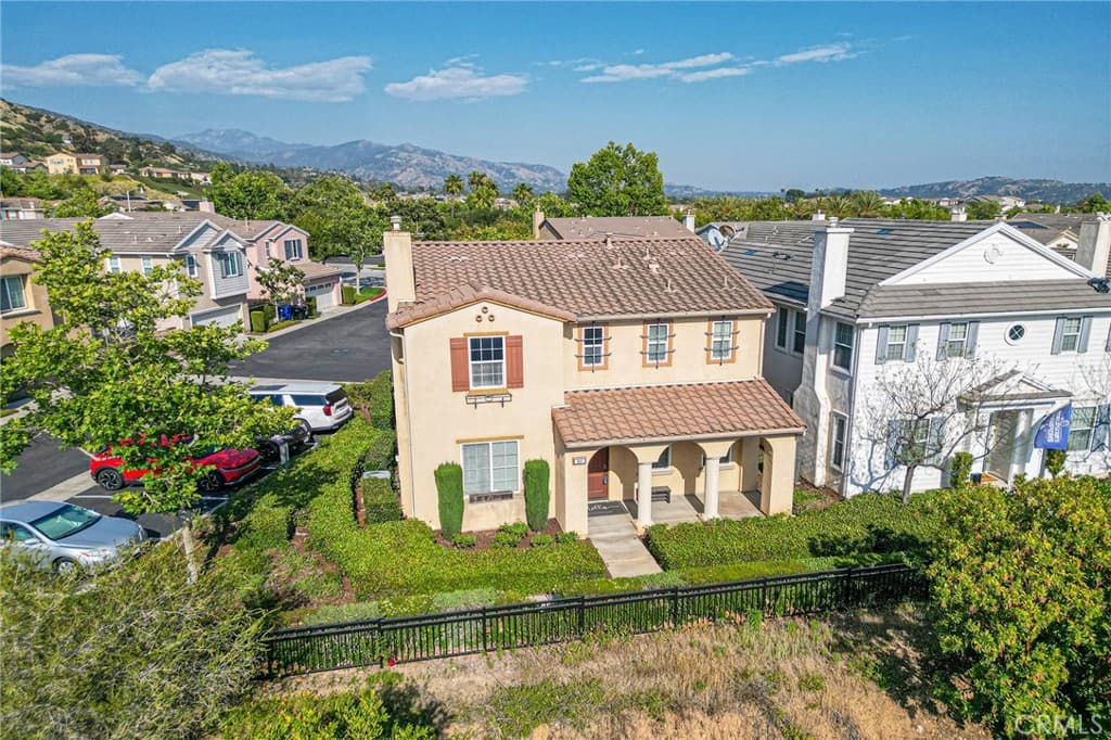 Townhouse at 661 Lavender, Azusa — photo 3 of 12