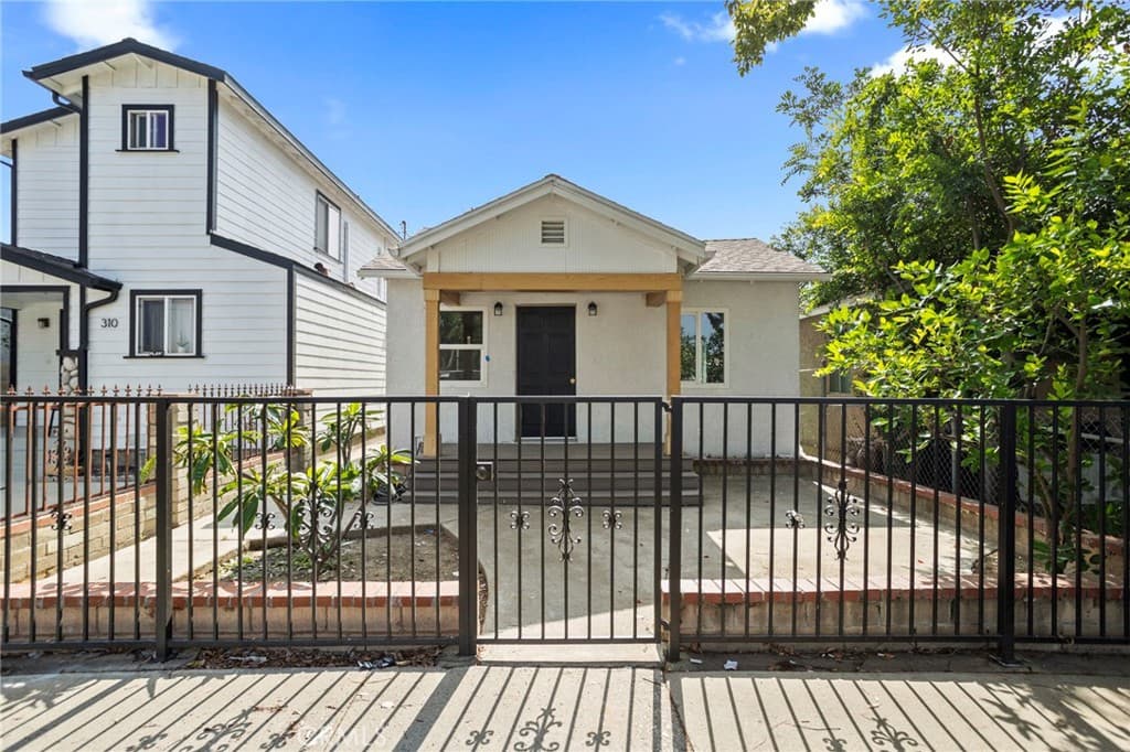Home at 308 N Pasadena Avenue, Azusa — photo 4 of 12