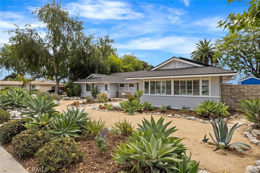 Home at 580 Black Hills Drive, Claremont — photo 4 of 12