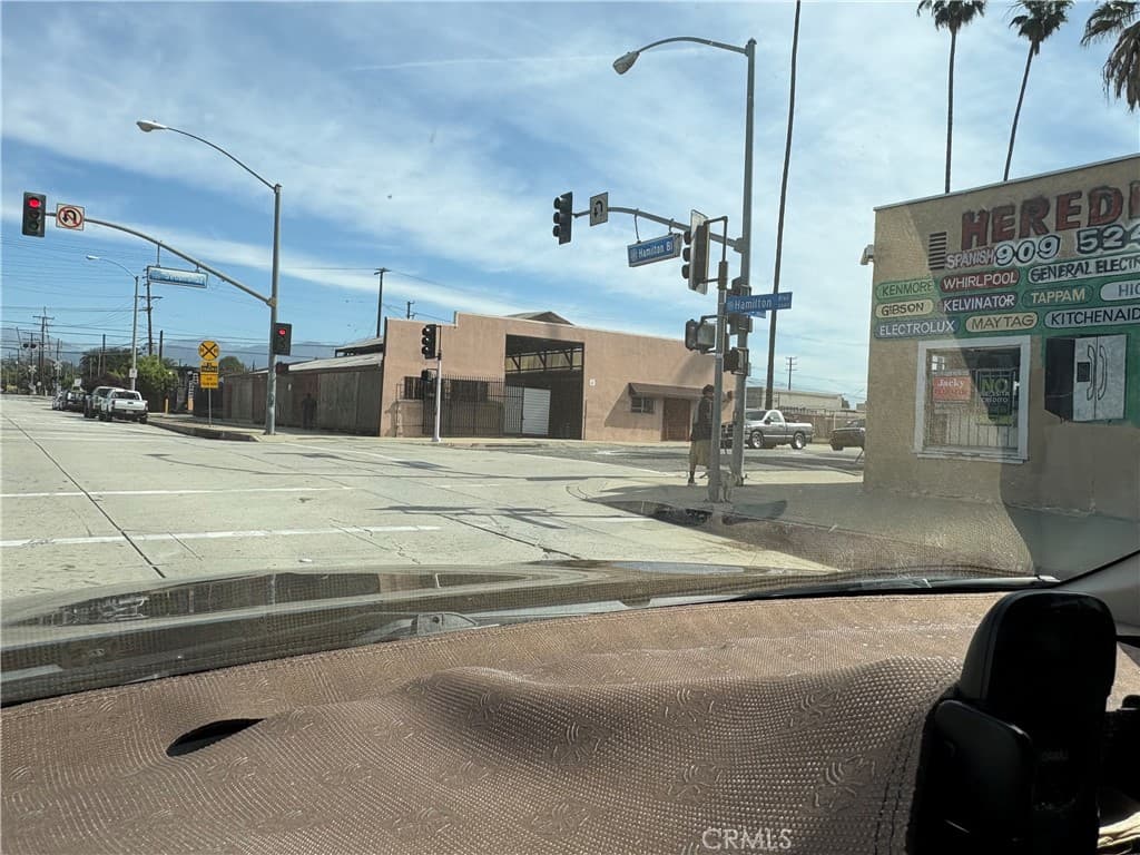 Commercial at 1091 W 2nd, Pomona — photo 5 of 7