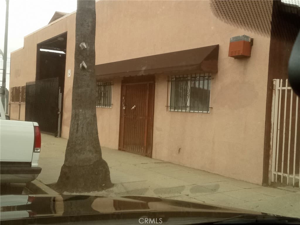 Commercial at 1091 W 2nd, Pomona — photo 6 of 7