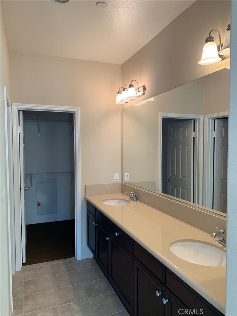 Condo at 608 Asbury Drive, Claremont — photo 7 of 9