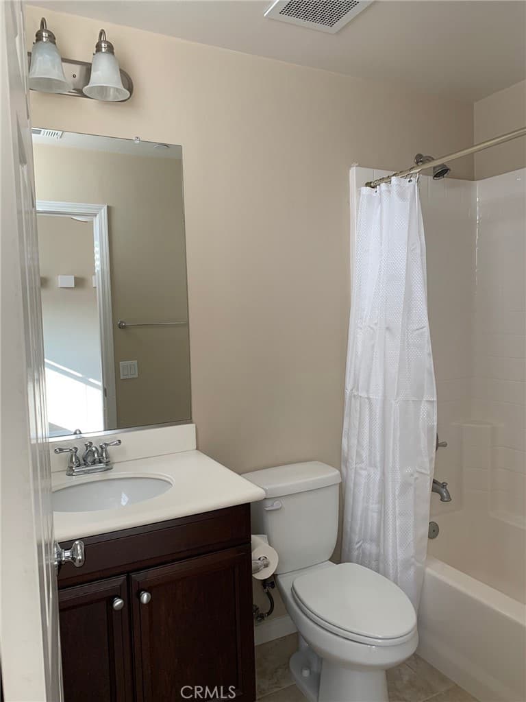Condo at 608 Asbury Drive, Claremont — photo 8 of 9