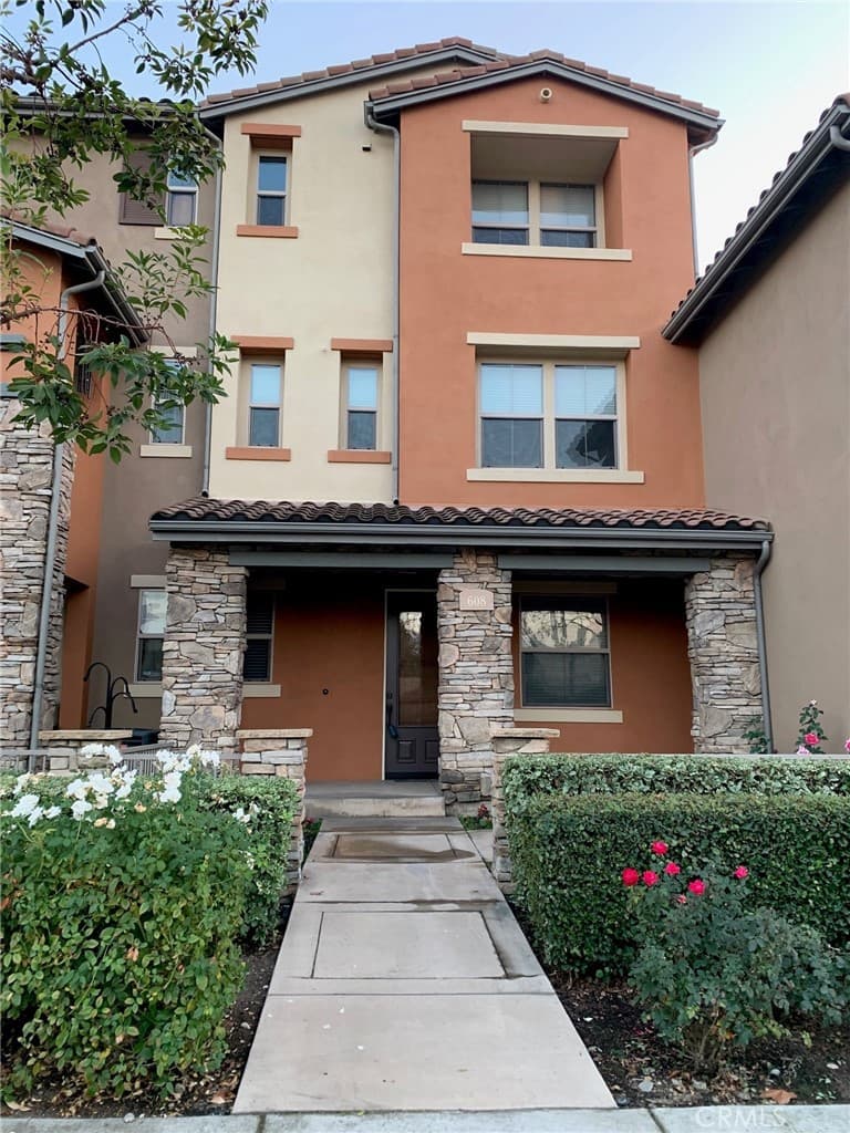 Condo at 608 Asbury Drive, Claremont — photo 9 of 9