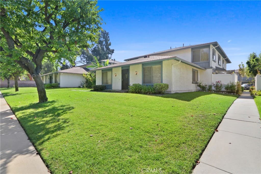 Condo at 848 W Sierra Madre Avenue 1, Azusa — photo 2 of 12