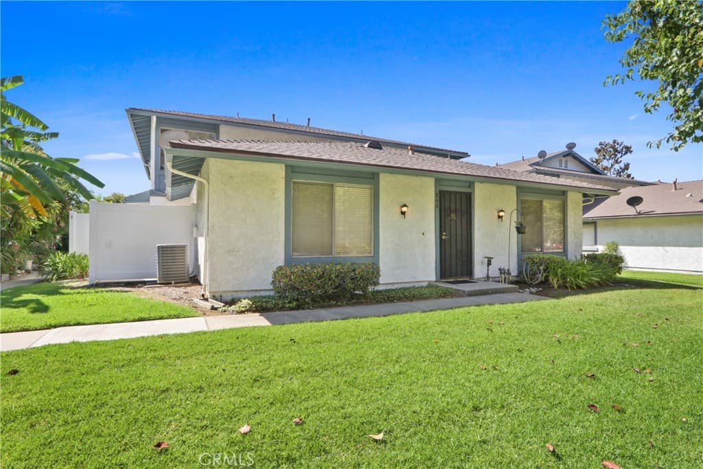 Condo at 848 W Sierra Madre Avenue 1, Azusa — photo 3 of 12