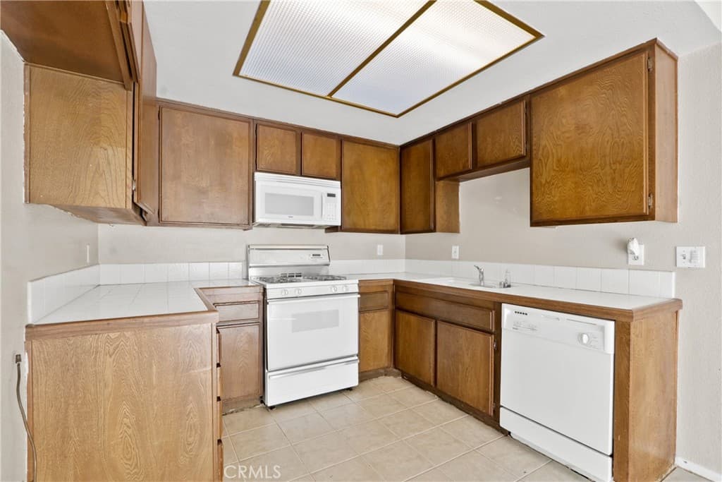 Condo at 848 W Sierra Madre Avenue 1, Azusa — photo 10 of 12