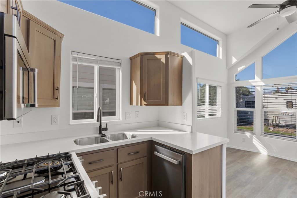 Home at 2548 Peck Road 06, Monrovia — photo 9 of 12