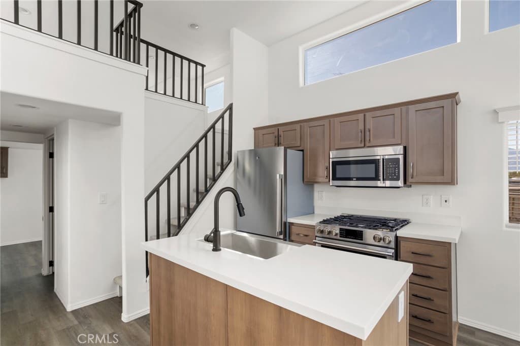 Home at 2548 Peck Road 12, Monrovia — photo 8 of 12