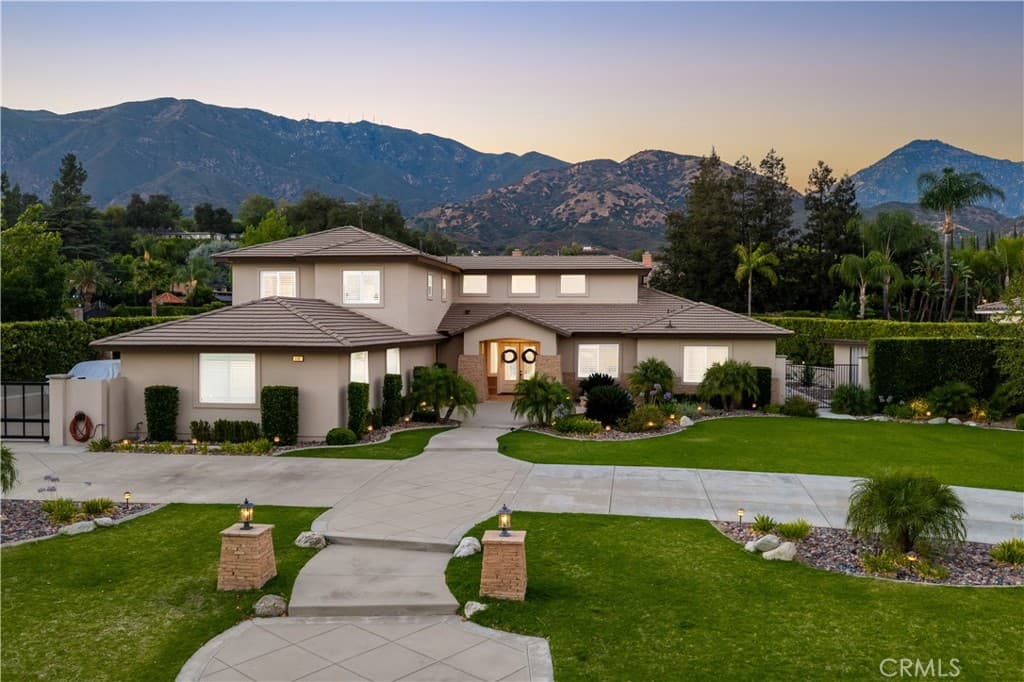 Home at 4161 New Hampshire Avenue, Claremont — photo 4 of 12