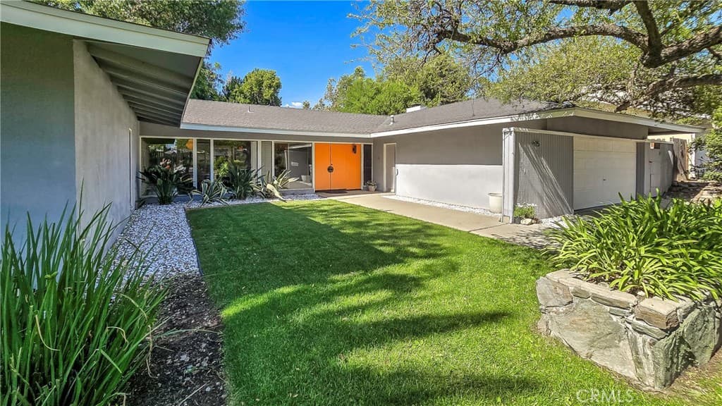 Home at 425 Bowling Green Drive, Claremont — photo 1 of 12