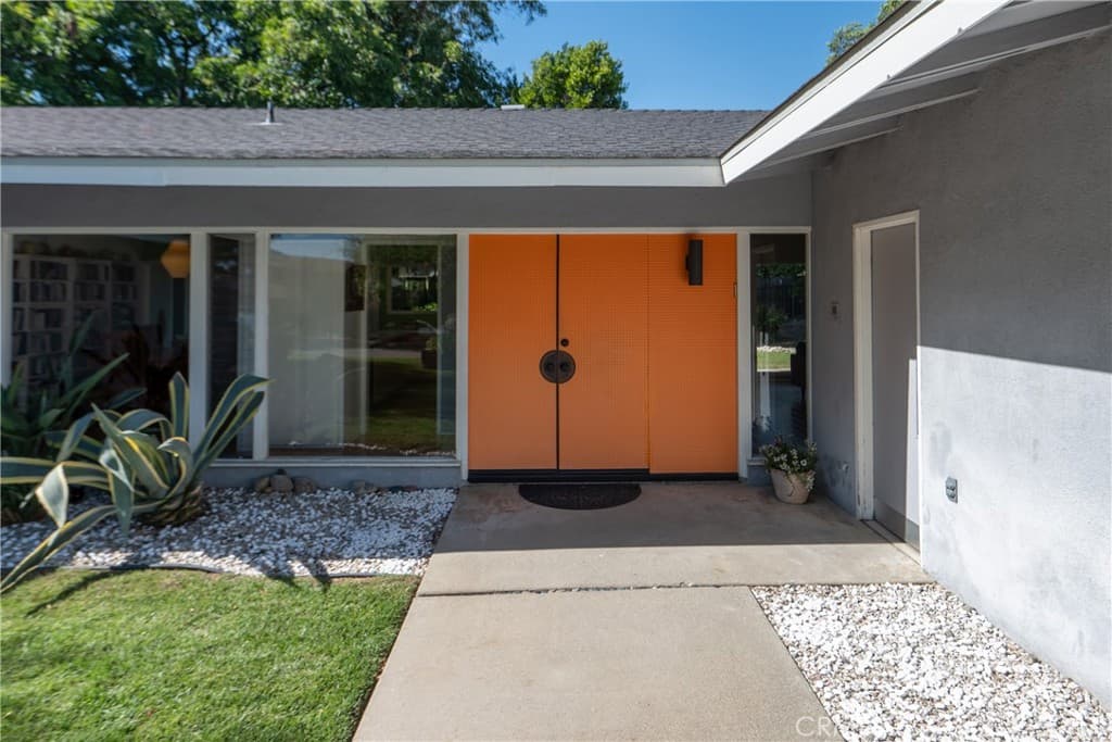 Home at 425 Bowling Green Drive, Claremont — photo 2 of 12