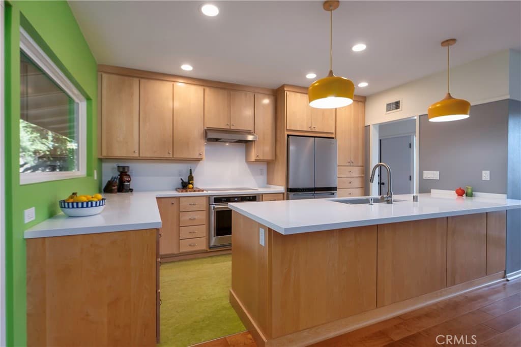 Home at 425 Bowling Green Drive, Claremont — photo 5 of 12