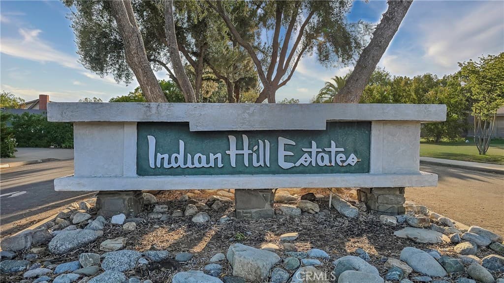 Home at 425 Bowling Green Drive, Claremont — photo 8 of 12