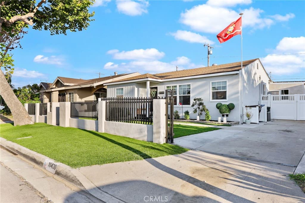 Home at 10430 Thienes, South El Monte — photo 4 of 12