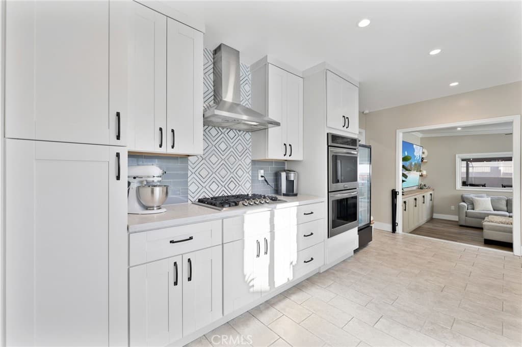 Home at 10430 Thienes, South El Monte — photo 8 of 12