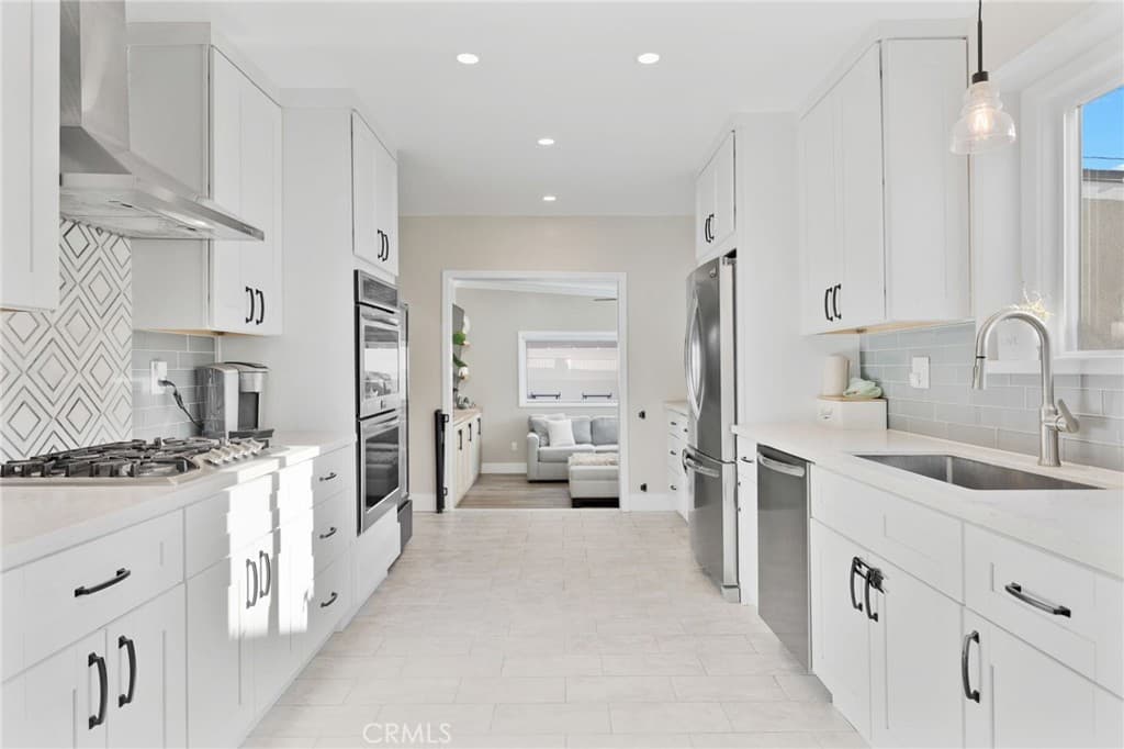 Home at 10430 Thienes, South El Monte — photo 10 of 12