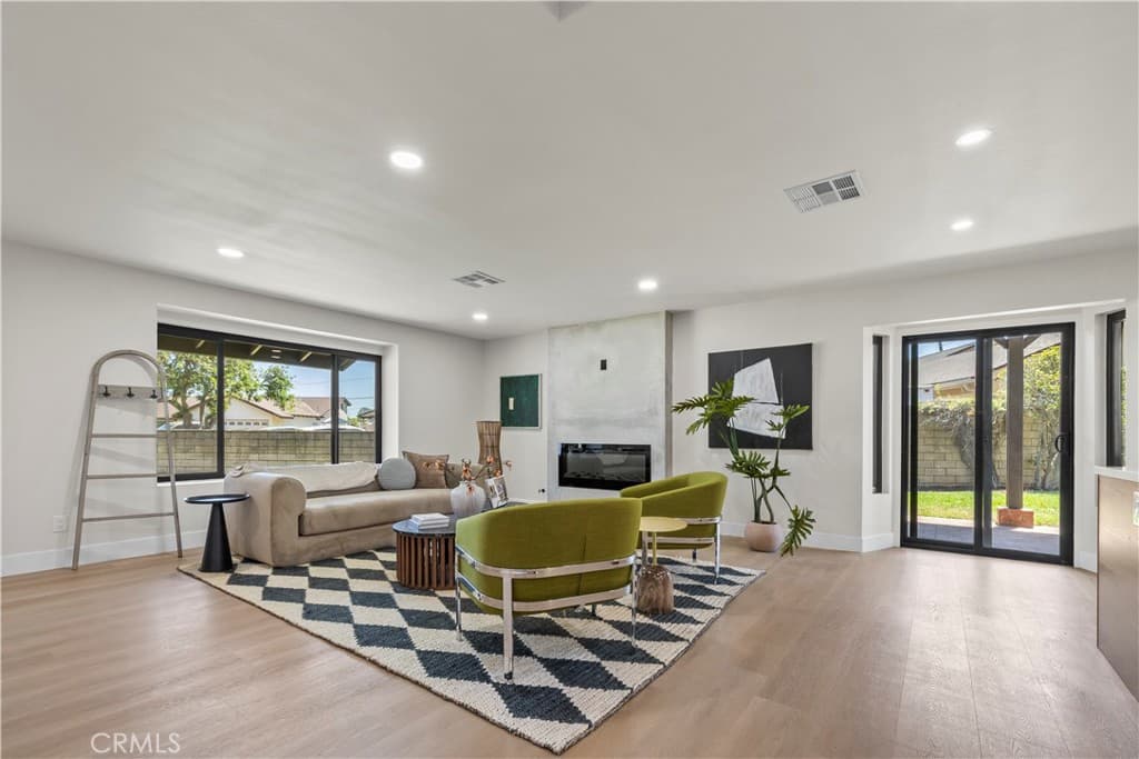 Home at 6313 Canterwood, La Verne — photo 9 of 12