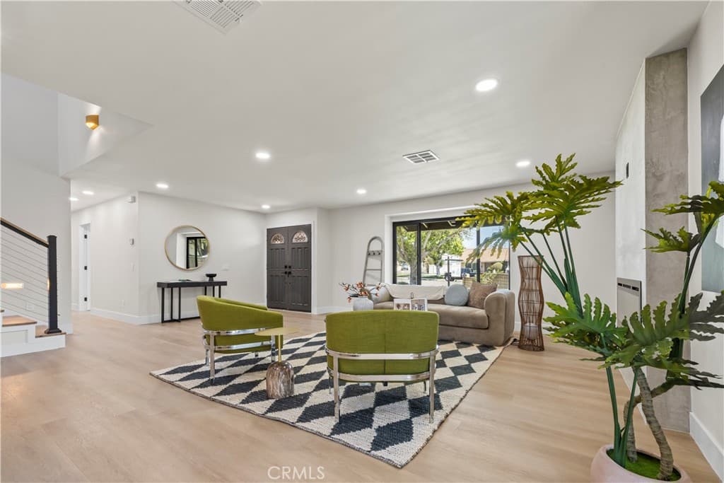 Home at 6313 Canterwood, La Verne — photo 10 of 12