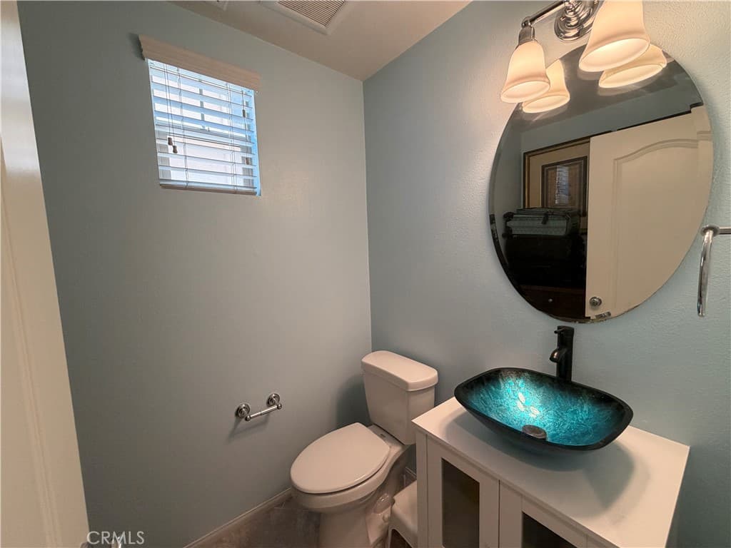 Condo at 850 E Mountain Way C, Azusa — photo 11 of 12