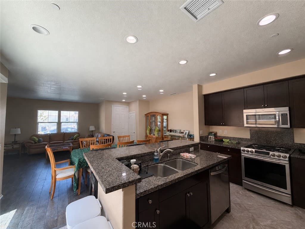 Condo at 850 E Mountain Way C, Azusa — photo 4 of 12
