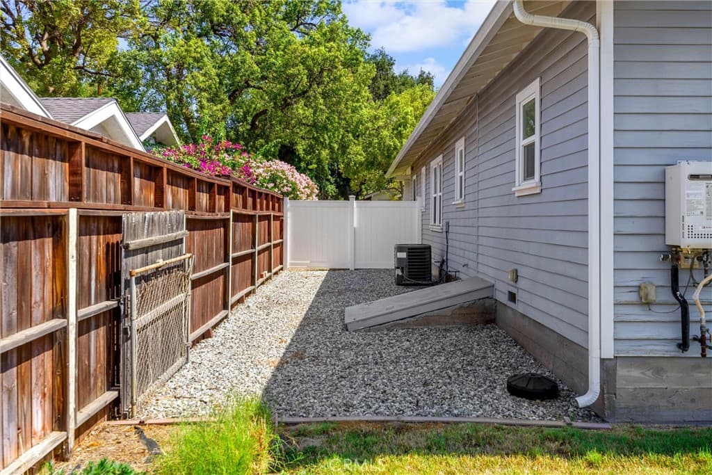Home at 2356 ,2358 5th Street, La Verne — photo 10 of 12