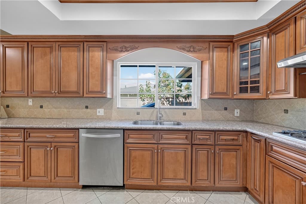 Home at 2134 Baseline Road, La Verne — photo 11 of 12