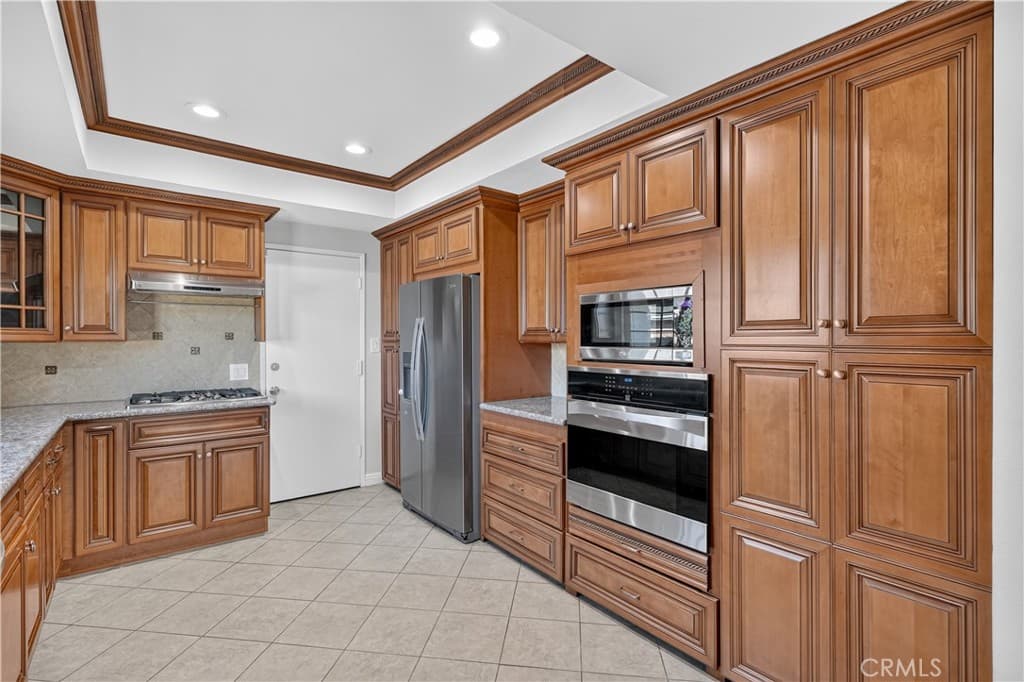 Home at 2134 Baseline Road, La Verne — photo 10 of 12