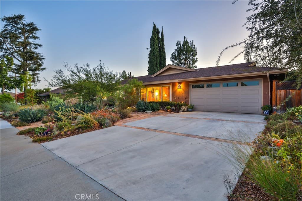 Home at 1545 Seneca Place, Claremont — photo 2 of 12