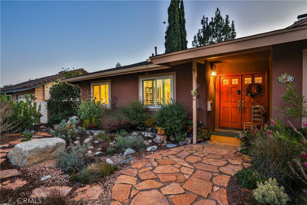 Home at 1545 Seneca Place, Claremont — photo 4 of 12