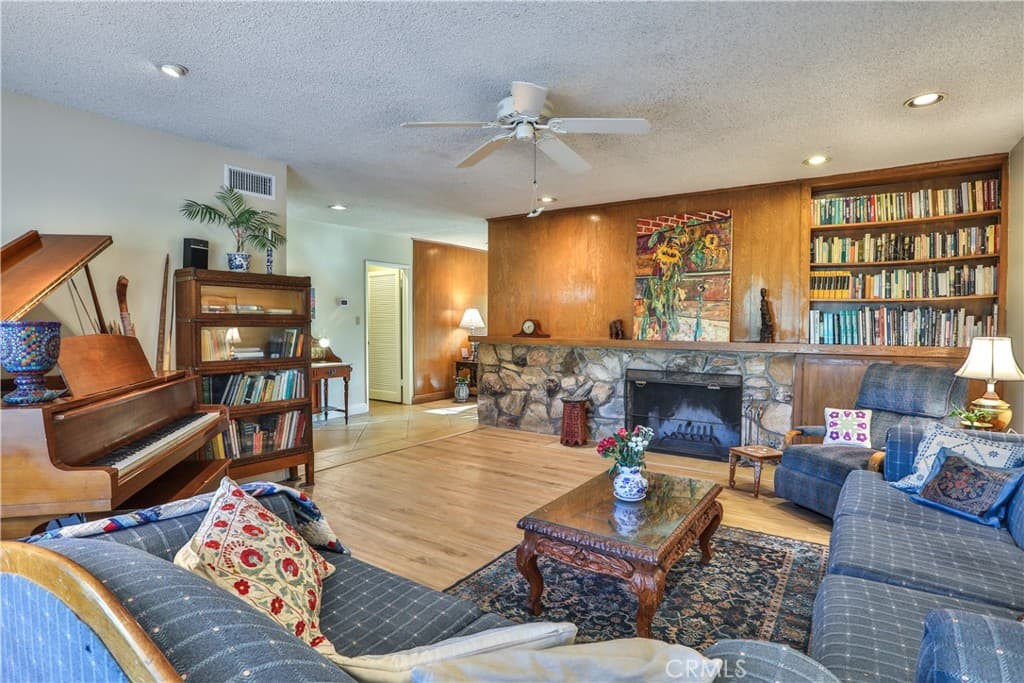 Home at 1545 Seneca Place, Claremont — photo 7 of 12