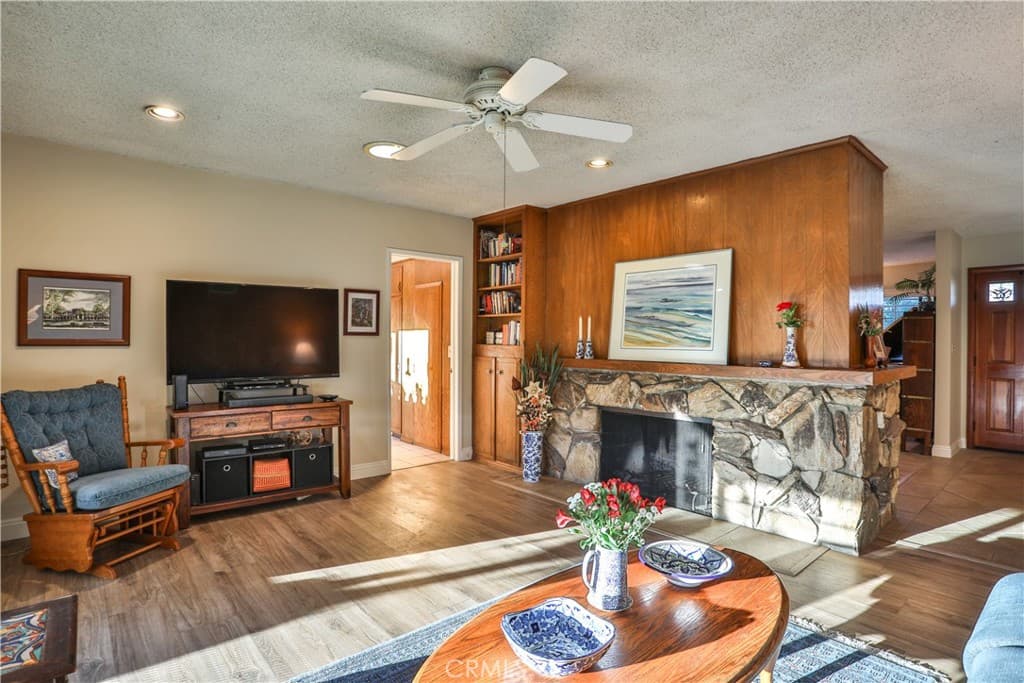 Home at 1545 Seneca Place, Claremont — photo 9 of 12