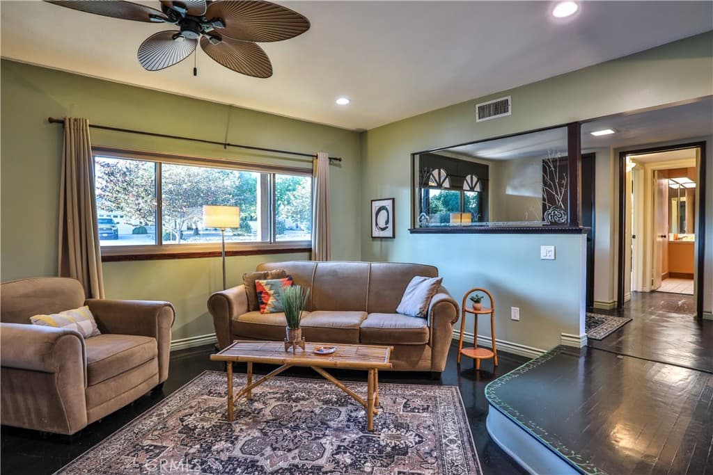 Home at 846 W 10th Street, Claremont — photo 11 of 12