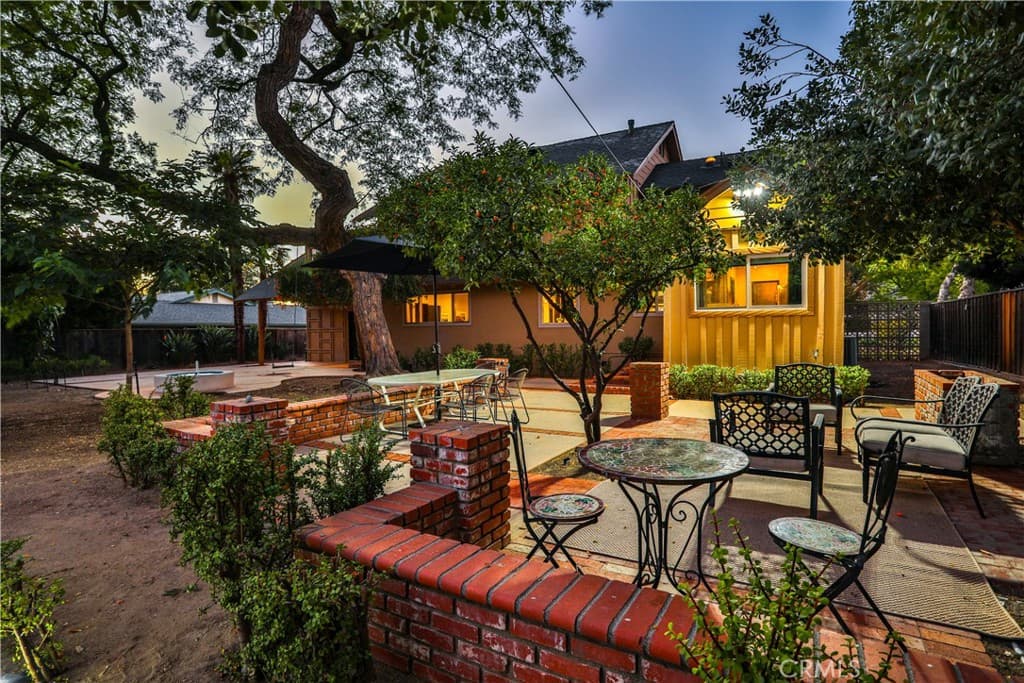 Home at 846 W 10th Street, Claremont — photo 7 of 12