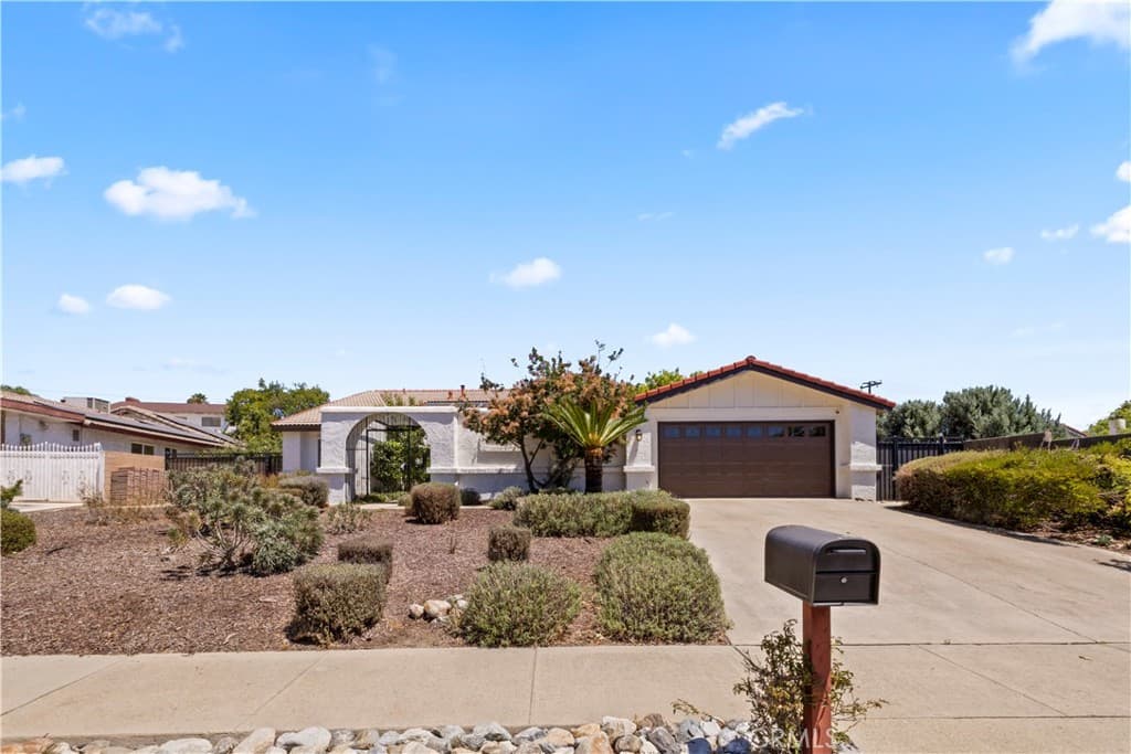 Home at 208 Armstrong, Claremont — photo 3 of 12