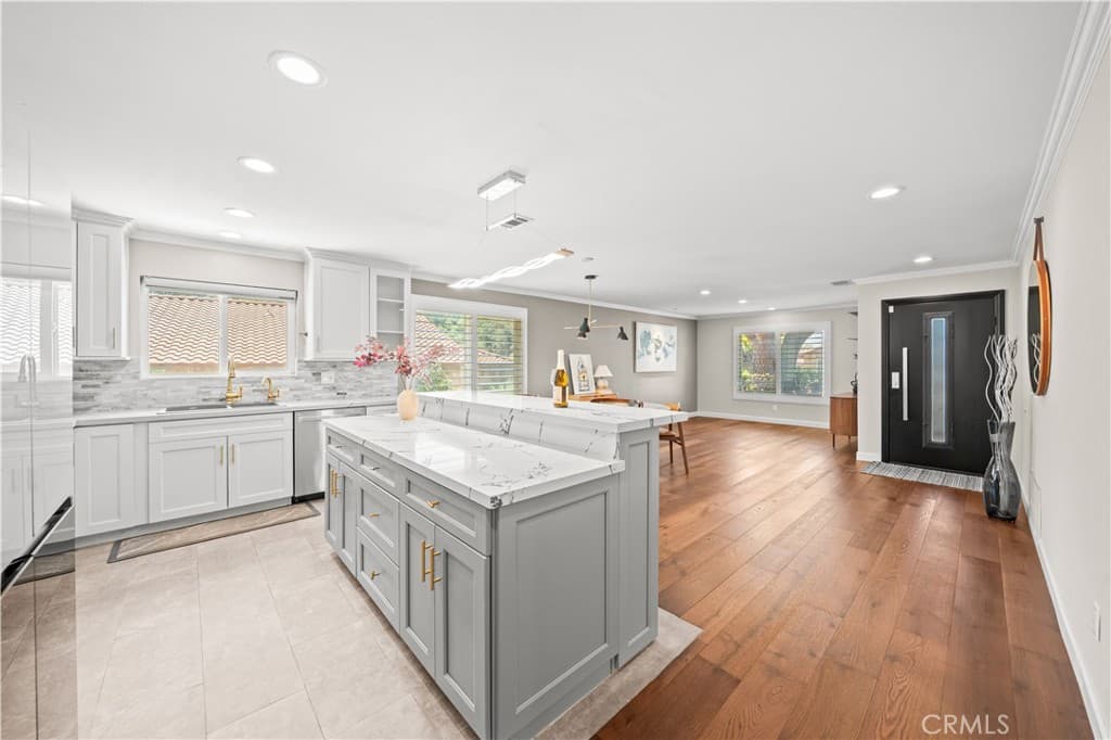 Home at 718 Marylie Lane, Walnut — photo 10 of 12