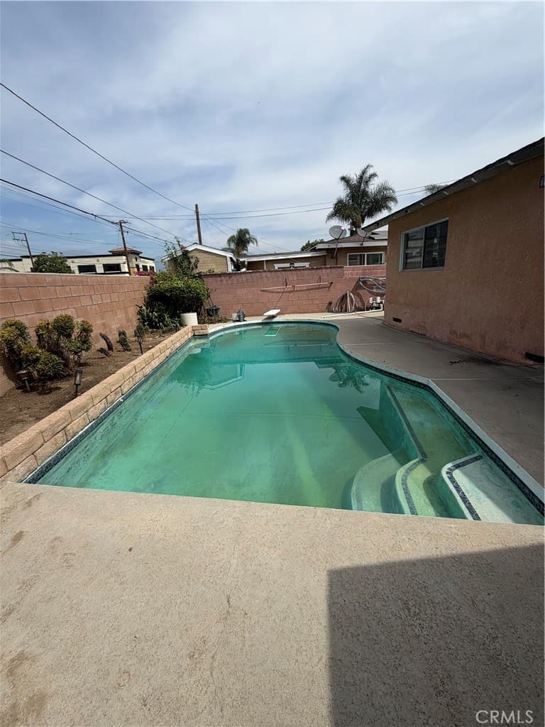 Home at 1381 N Glenfinnan, Covina — photo 12 of 12