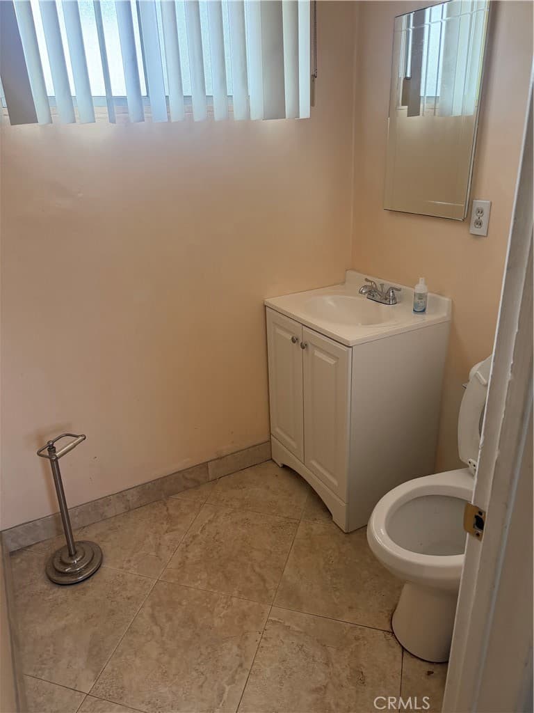 Home at 1381 N Glenfinnan, Covina — photo 10 of 12