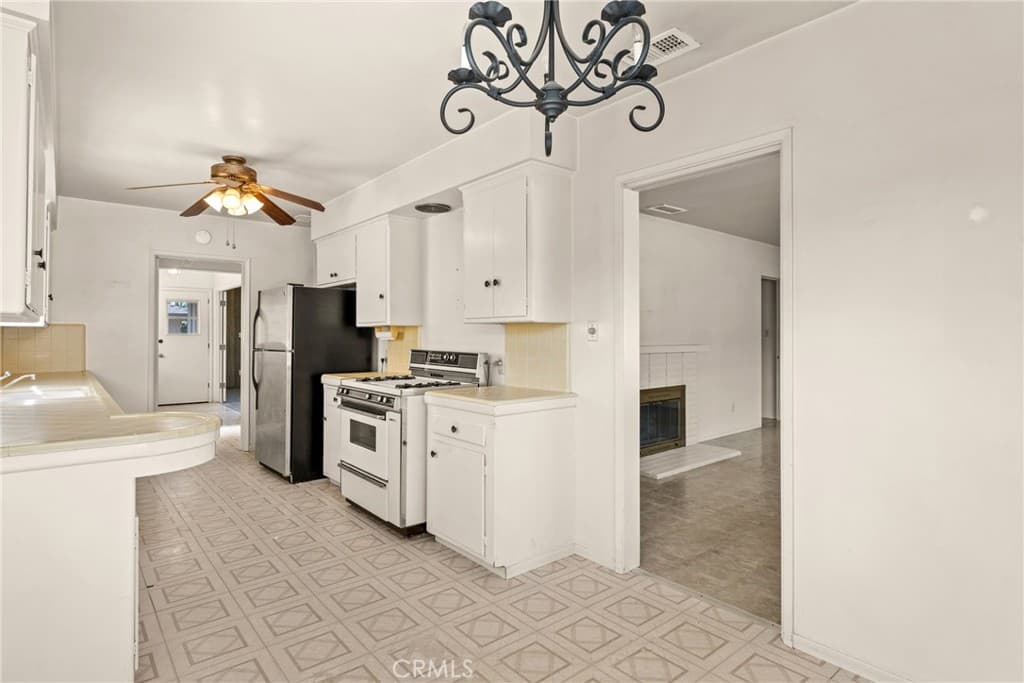 Home at 334 W Virginia, Glendora — photo 9 of 12