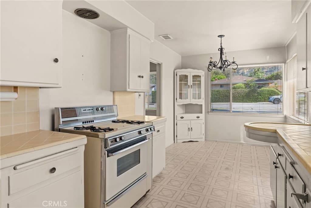 Home at 334 W Virginia, Glendora — photo 10 of 12
