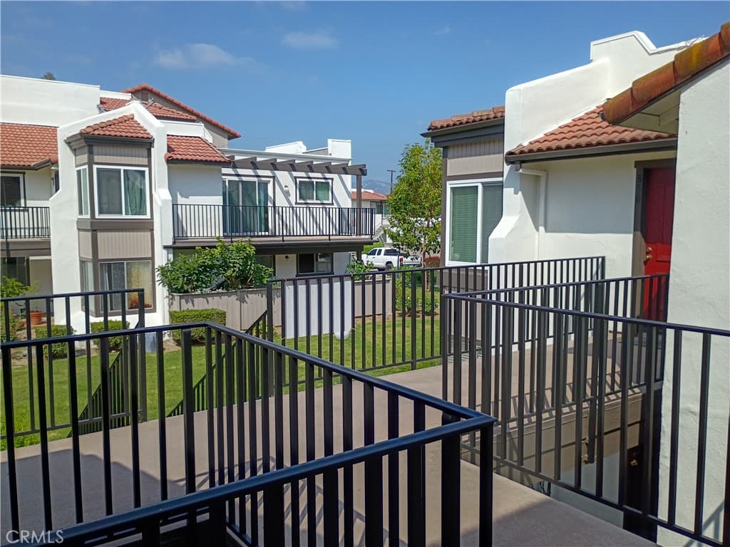 Condo at 848 Cinnamon, Duarte — photo 4 of 12
