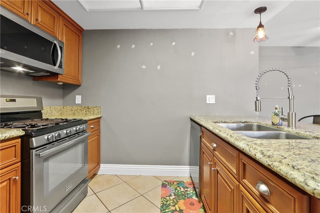 Condo at 578 Derby, San Dimas — photo 5 of 12