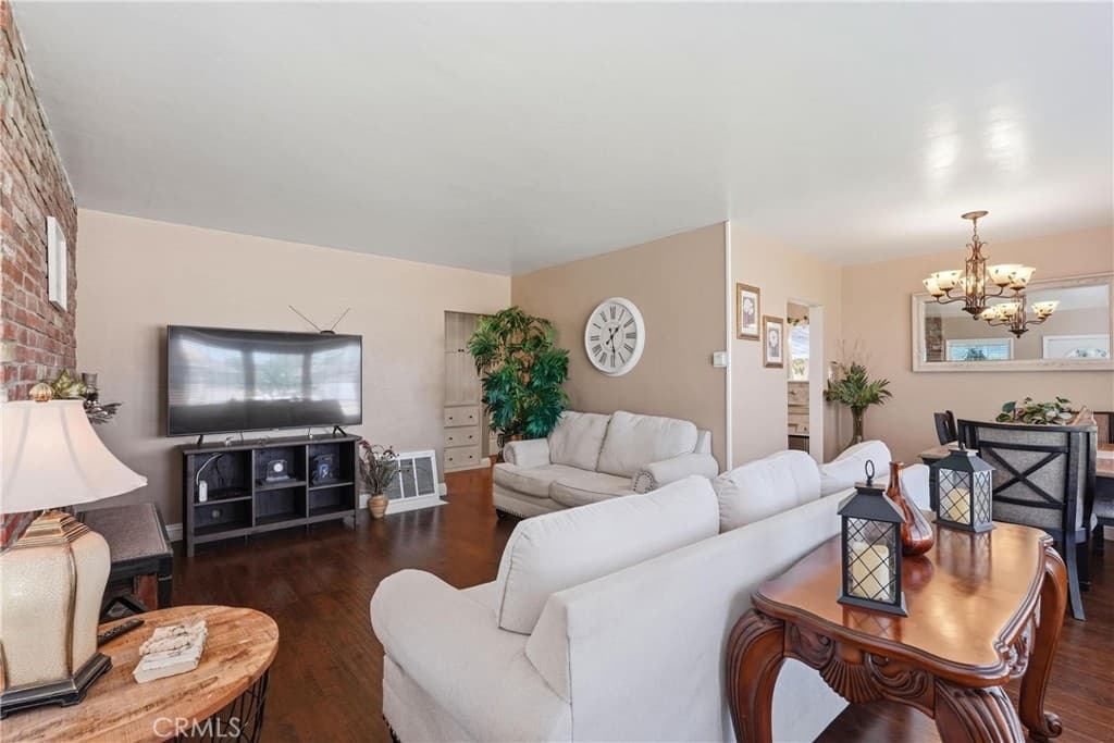 Home at 943 E Olive, Pomona — photo 5 of 12
