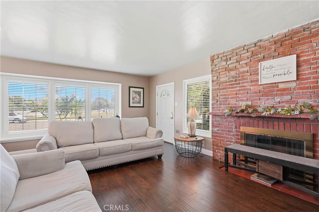 Home at 943 E Olive, Pomona — photo 7 of 12