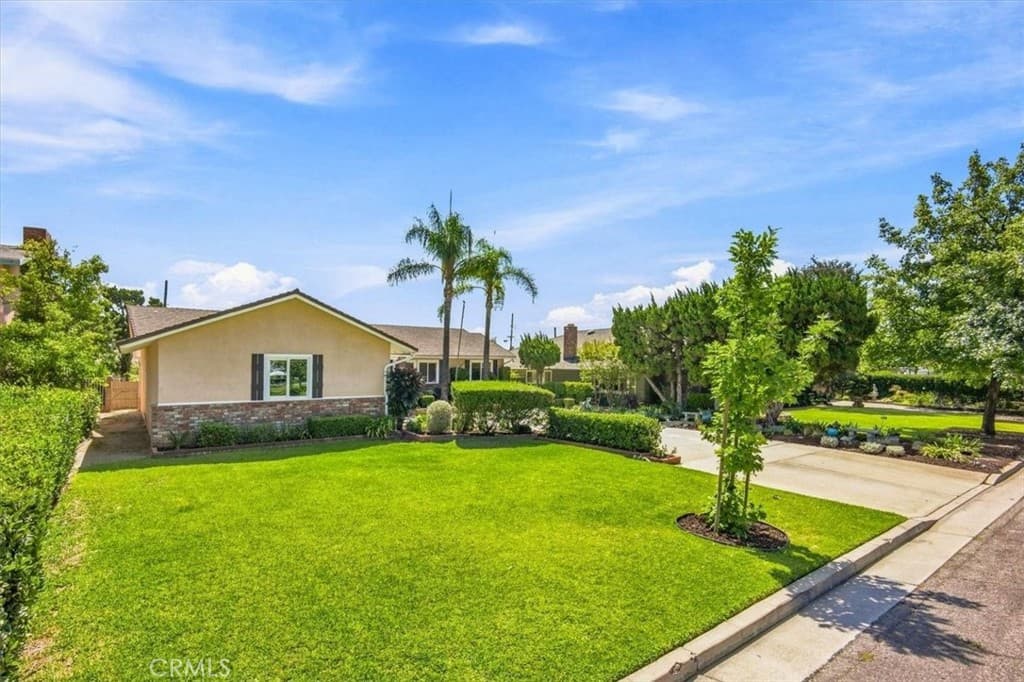 Home at 1034 N Soldano, Azusa — photo 2 of 12